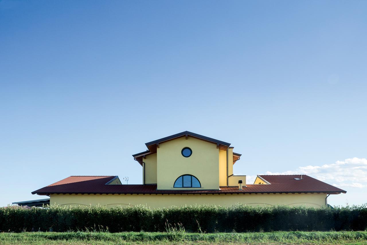 Agriturismo Camisi Qh Cambiago Eksteriør billede