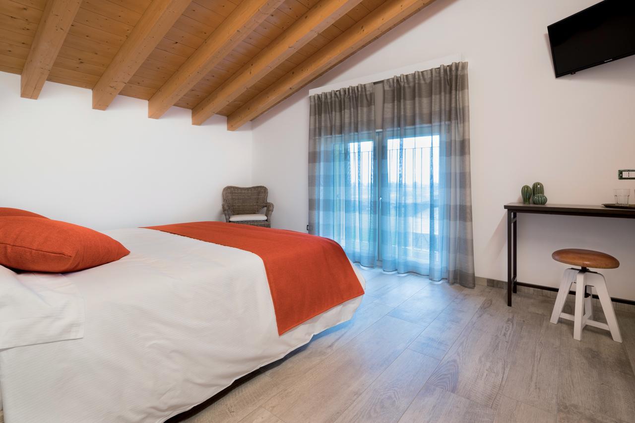 Agriturismo Camisi Qh Cambiago Eksteriør billede